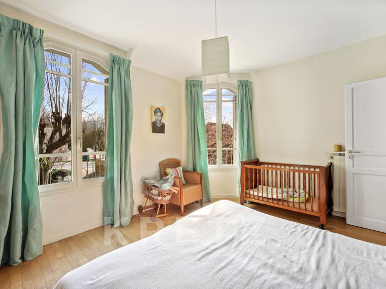 House Saint-Germain-en-Laye - 8 bedrooms - 330m²