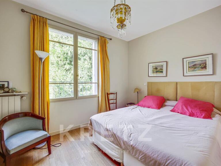 House Saint-Germain-en-Laye - 8 bedrooms - 330m²