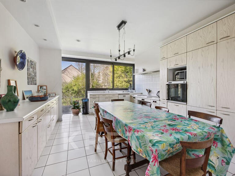 House Saint-Germain-en-Laye - 8 bedrooms - 330m²
