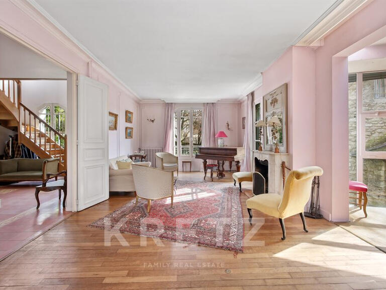 House Saint-Germain-en-Laye - 8 bedrooms - 330m²