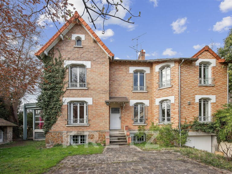 House Saint-Germain-en-Laye - 8 bedrooms - 330m²