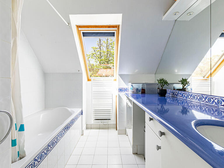 House Saint-Germain-en-Laye - 5 bedrooms - 190m²