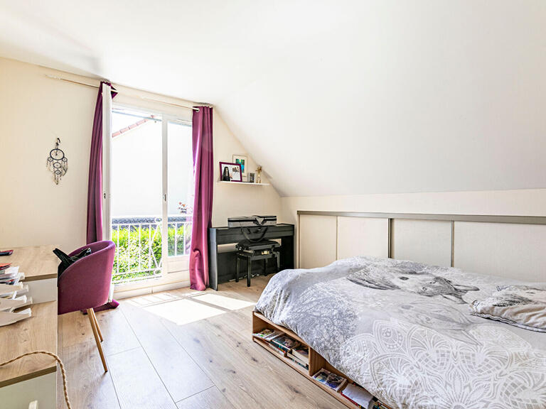 House Saint-Germain-en-Laye - 5 bedrooms - 190m²