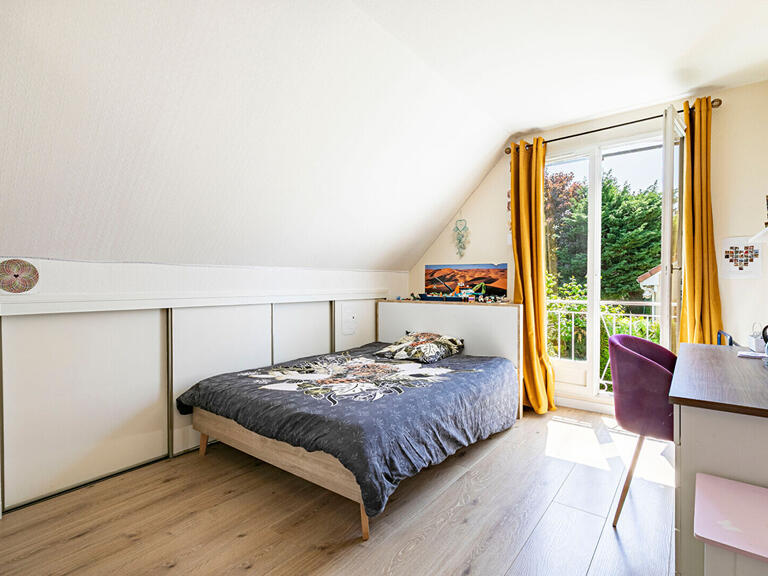 House Saint-Germain-en-Laye - 5 bedrooms - 190m²
