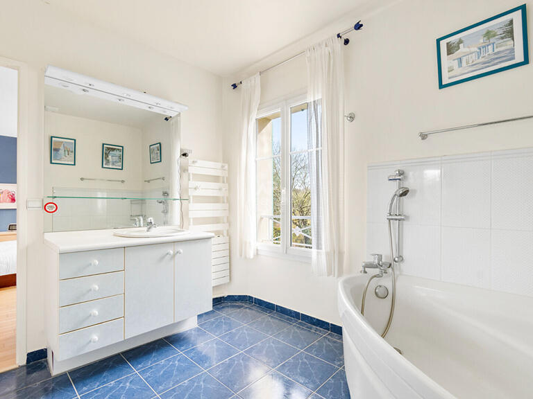Maison Saint-Germain-en-Laye - 5 chambres - 203m²
