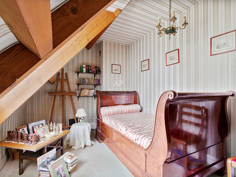 Maison Saint-Germain-en-Laye - 5 chambres - 181m²