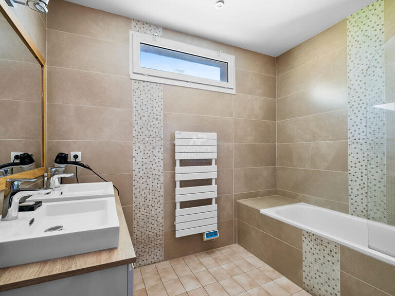 Maison Saint-Germain-en-Laye - 5 chambres - 174m²
