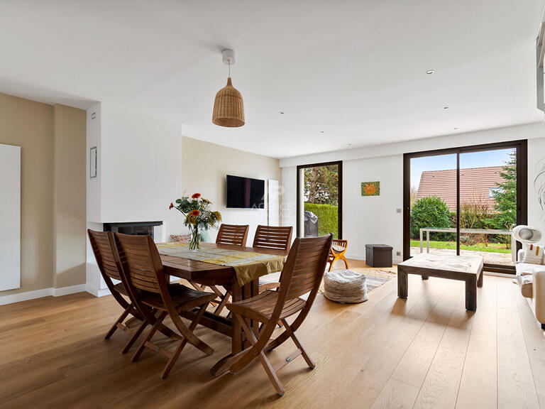 House Saint-Germain-en-Laye - 5 bedrooms - 170m²