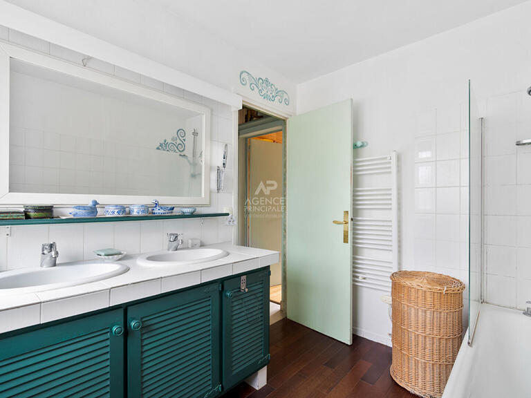 Maison Saint-Germain-en-Laye - 5 chambres - 197m²