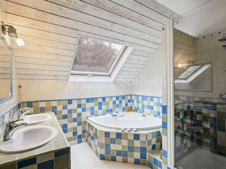 Maison Saint-Germain-en-Laye - 6 chambres - 280m²