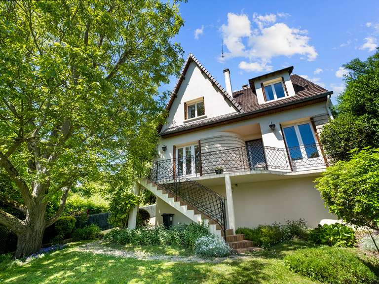 House Saint-Germain-en-Laye - 4 bedrooms - 150m²