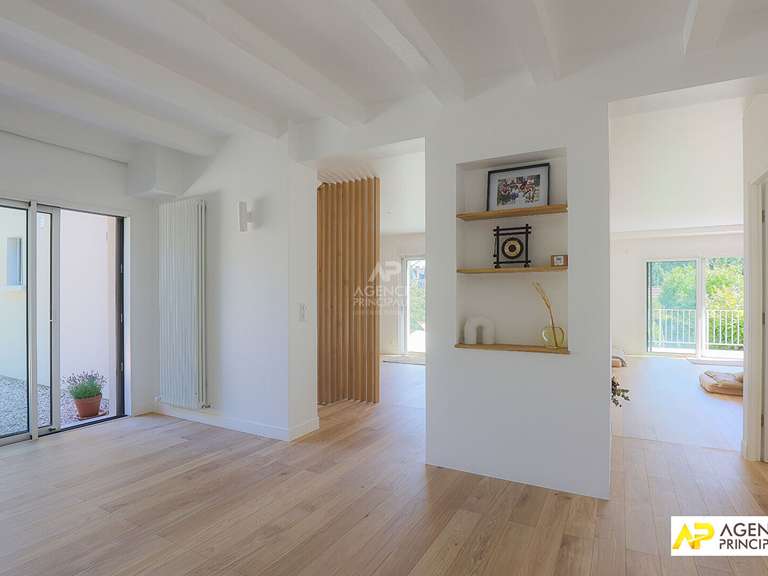 House Saint-Germain-en-Laye - 6 bedrooms - 257m²
