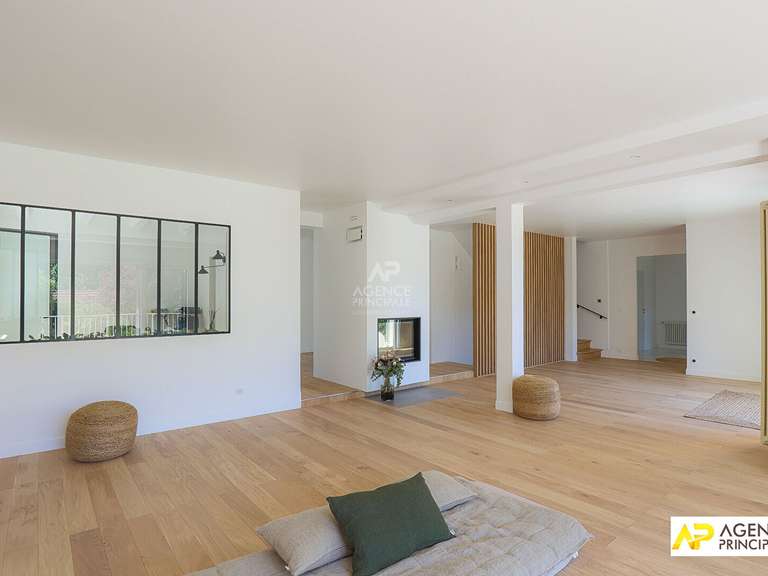 House Saint-Germain-en-Laye - 6 bedrooms - 257m²