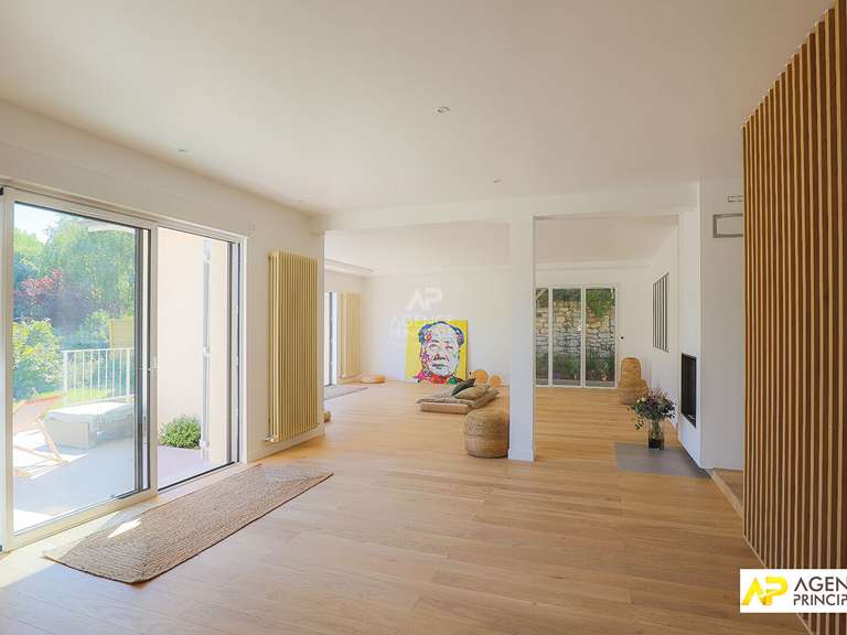 House Saint-Germain-en-Laye - 6 bedrooms - 257m²