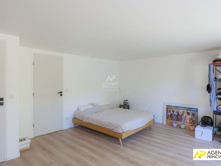 House Saint-Germain-en-Laye - 6 bedrooms - 257m²