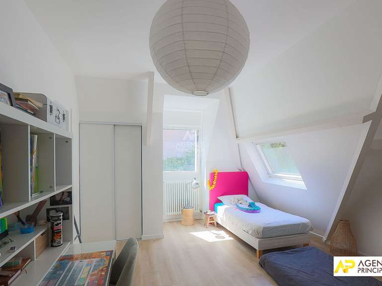 House Saint-Germain-en-Laye - 6 bedrooms - 257m²