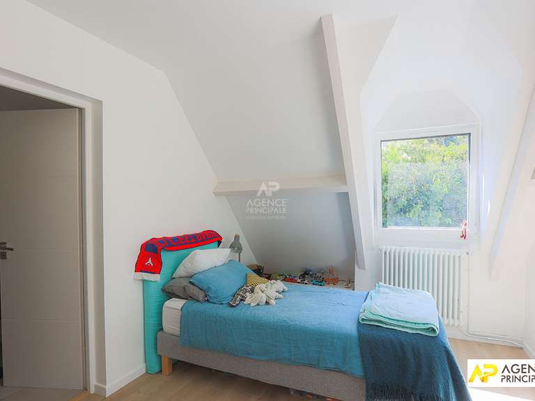 House Saint-Germain-en-Laye - 6 bedrooms - 257m²