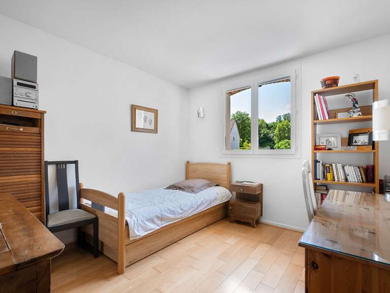 House Saint-Germain-en-Laye - 5 bedrooms - 140m²