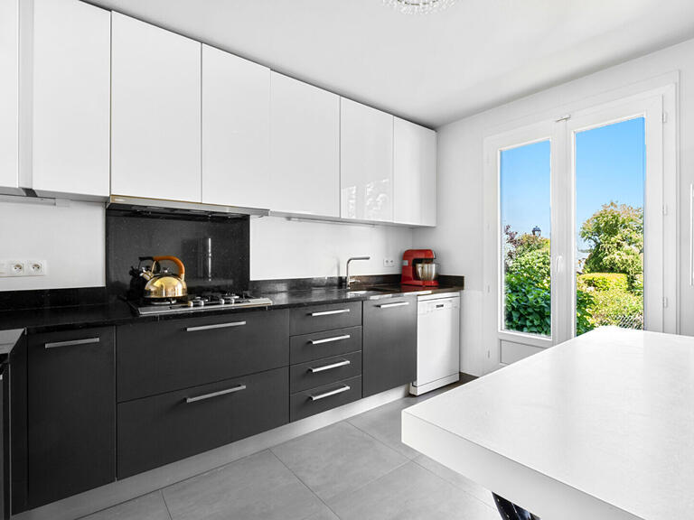 Maison Saint-Germain-en-Laye - 5 chambres - 140m²