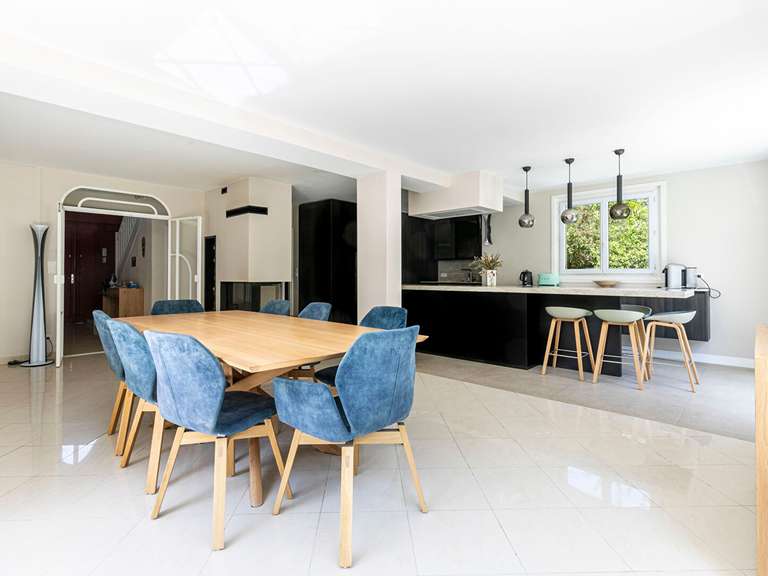House Saint-Germain-en-Laye - 5 bedrooms - 190m²