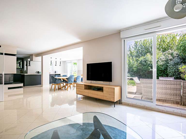 House Saint-Germain-en-Laye - 5 bedrooms - 190m²