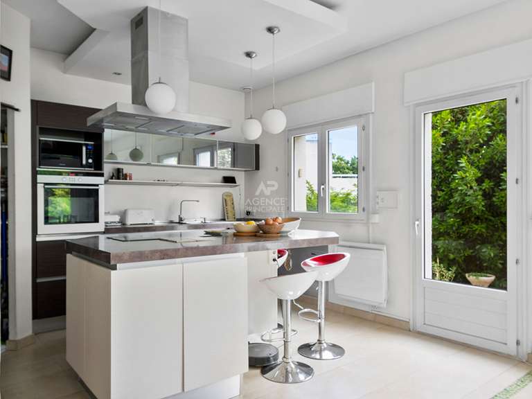Maison Saint-Germain-en-Laye - 4 chambres - 150m²