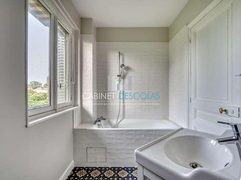 Maison Saint-Germain-en-Laye - 5 chambres - 280m²