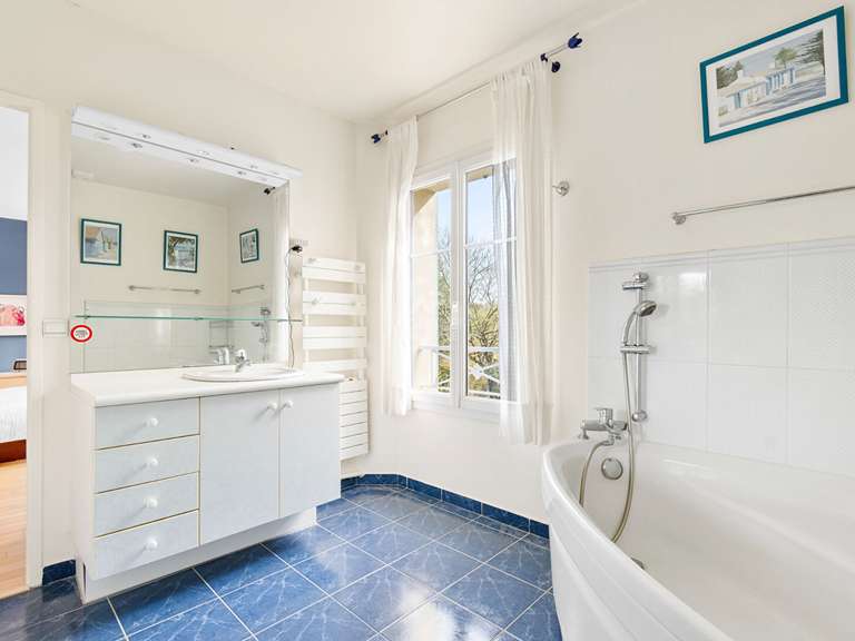 Maison Saint-Germain-en-Laye - 5 chambres - 203m²