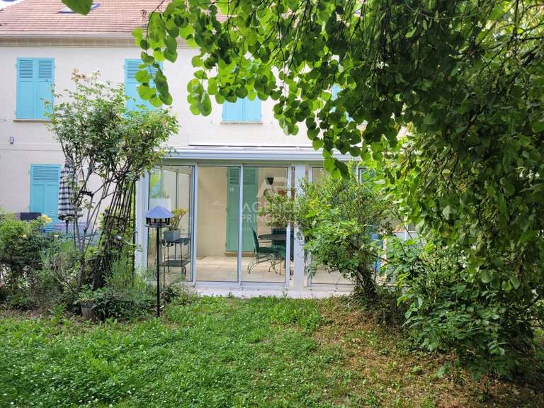 Maison Saint-Germain-en-Laye - 5 chambres - 203m²