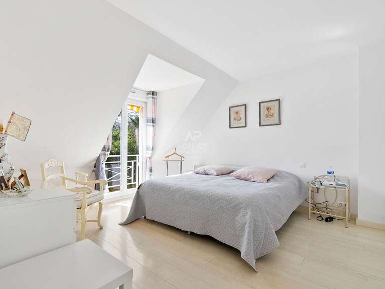 Maison Saint-Germain-en-Laye - 3 chambres - 155m²