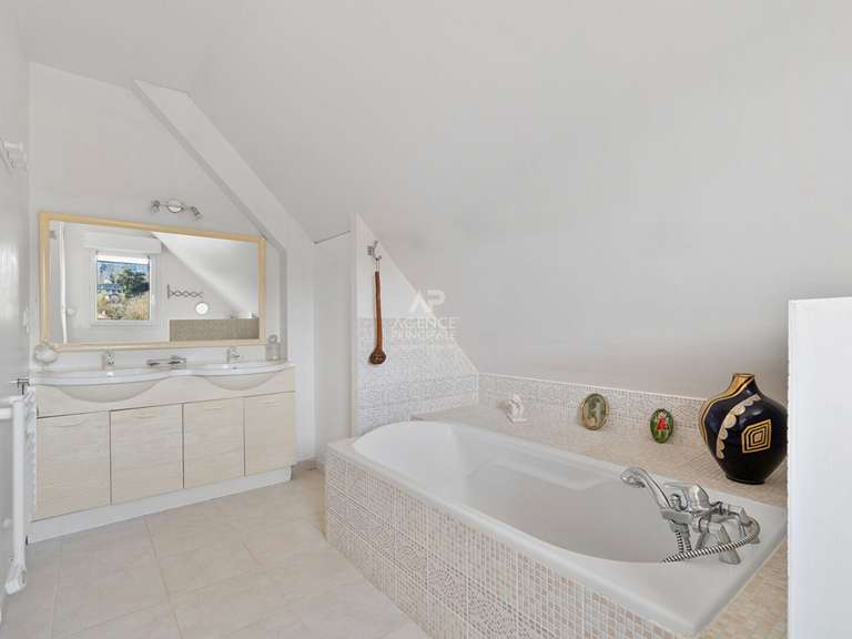 Maison Saint-Germain-en-Laye - 3 chambres - 155m²