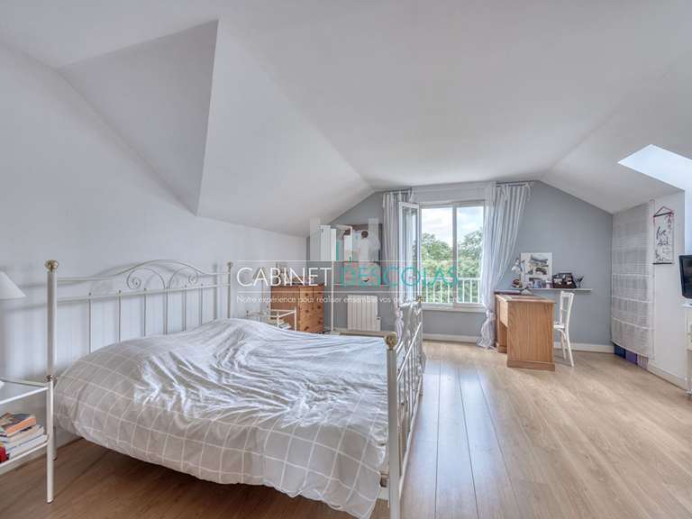 Maison Saint-Germain-en-Laye - 4 chambres - 140m²