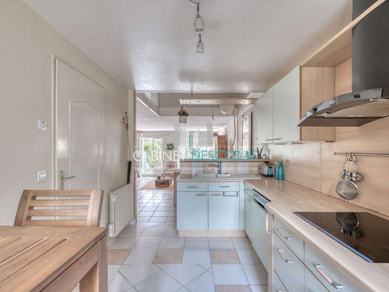 Maison Saint-Germain-en-Laye - 4 chambres - 140m²