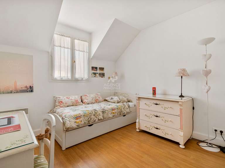 Maison Saint-Germain-en-Laye - 4 chambres - 155m²