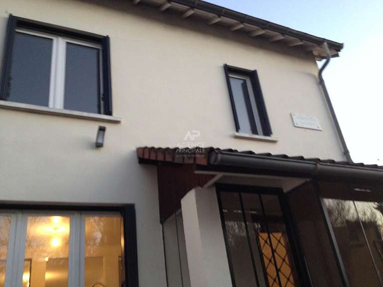 House Saint-Germain-en-Laye - 4 bedrooms - 120m²