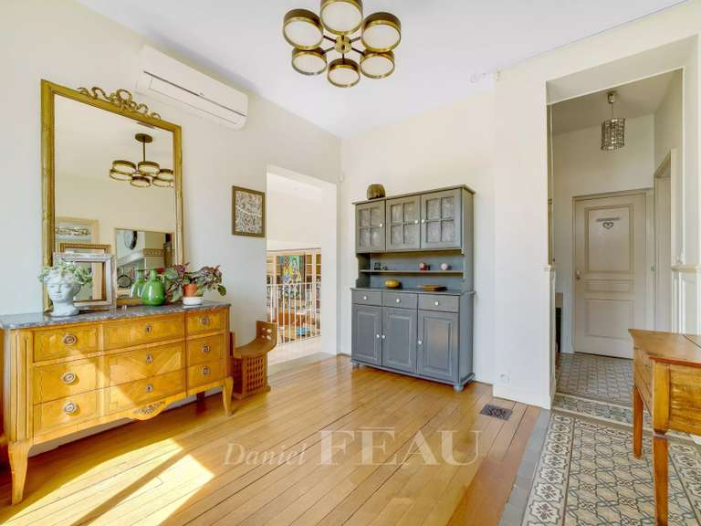 House Saint-Germain-en-Laye - 6 bedrooms - 240m²