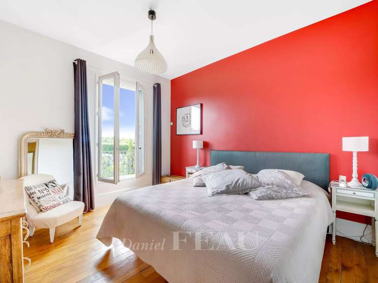 House Saint-Germain-en-Laye - 6 bedrooms - 240m²