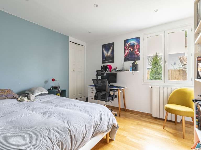 House Saint-Germain-en-Laye - 4 bedrooms - 131m²