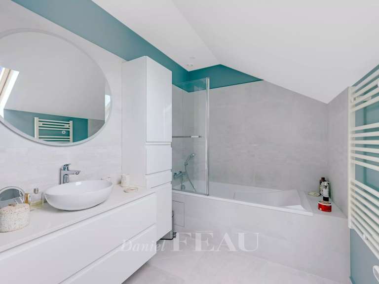 Maison Saint-Germain-en-Laye - 4 chambres - 140m²