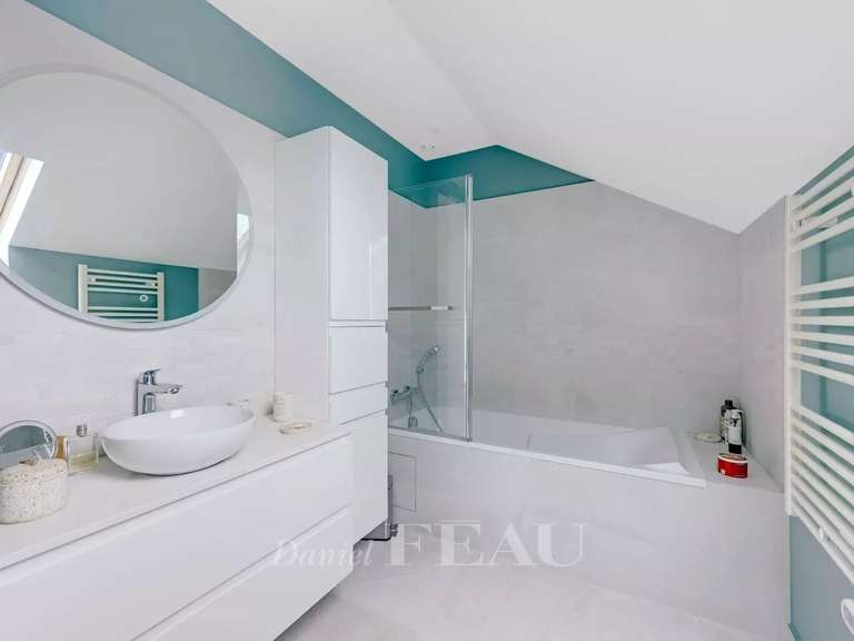 Maison Saint-Germain-en-Laye - 4 chambres - 140m²