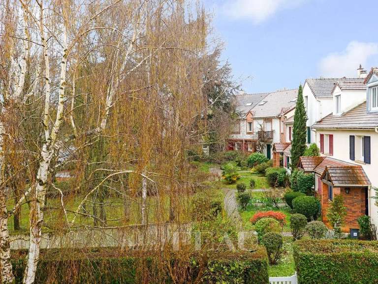 Maison Saint-Germain-en-Laye - 4 chambres - 140m²
