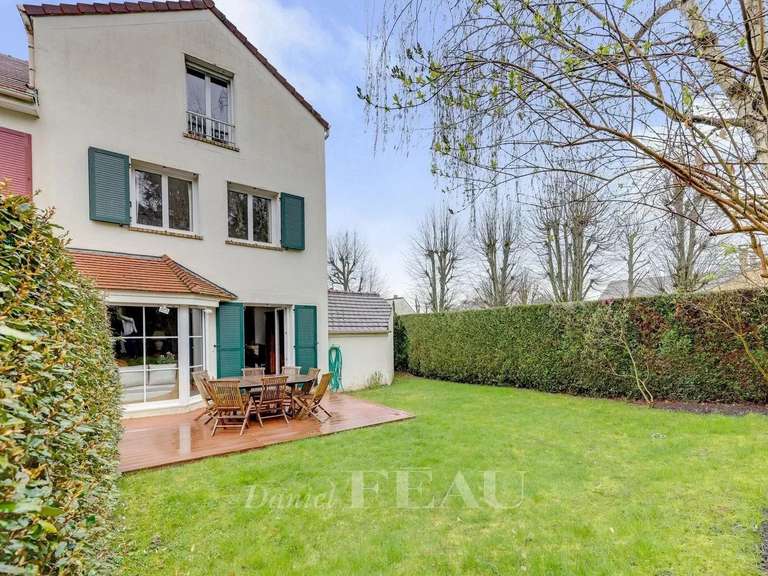 Maison Saint-Germain-en-Laye - 4 chambres - 140m²