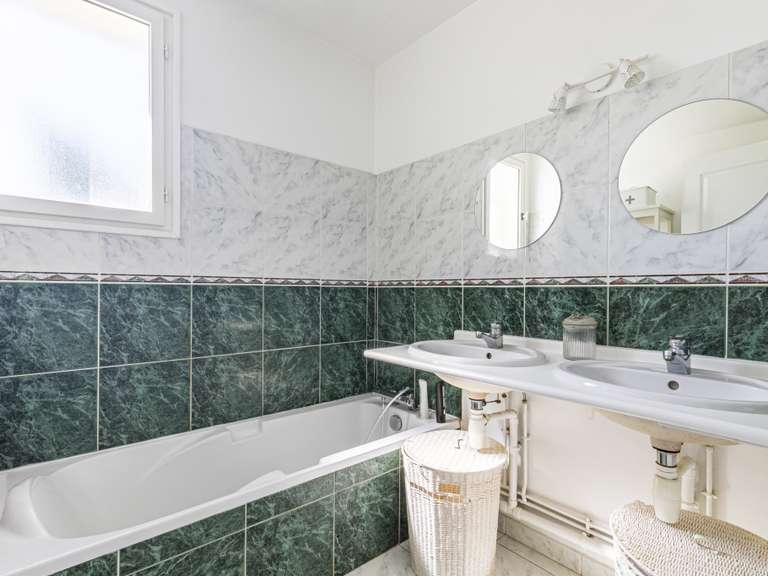 Maison Saint-Germain-en-Laye - 5 chambres - 146m²