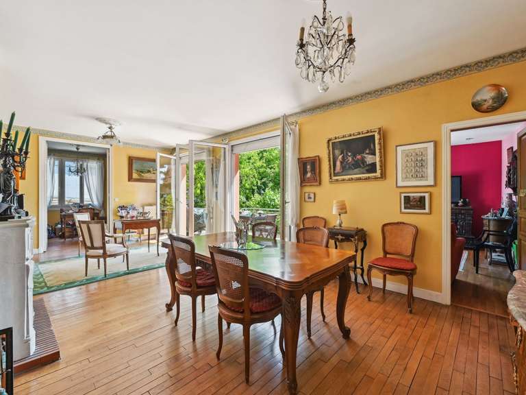 House Saint-Germain-en-Laye - 5 bedrooms - 220m²