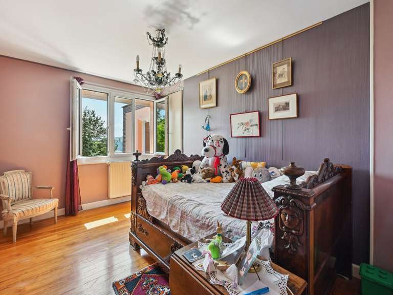 House Saint-Germain-en-Laye - 5 bedrooms - 220m²