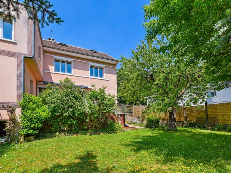 House Saint-Germain-en-Laye - 5 bedrooms - 220m²