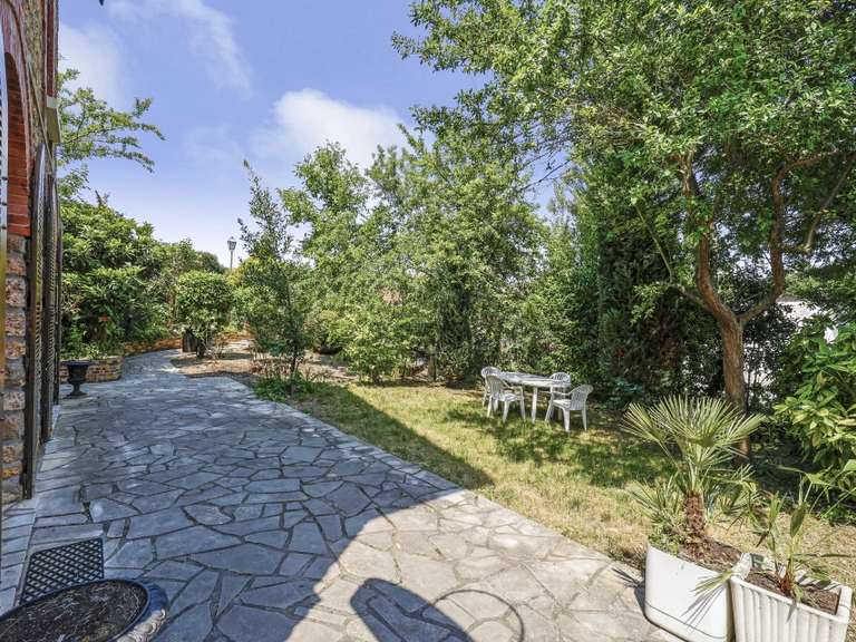 Maison Saint-Germain-en-Laye - 5 chambres - 216m²