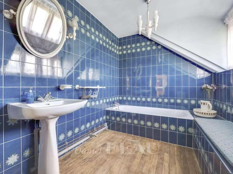 Maison Saint-Germain-en-Laye - 5 chambres - 216m²