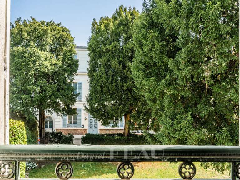 Maison Saint-Germain-en-Laye - 7 chambres - 259m²