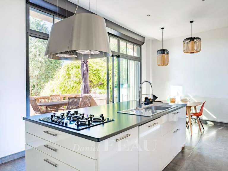 Maison Saint-Germain-en-Laye - 7 chambres - 490m²